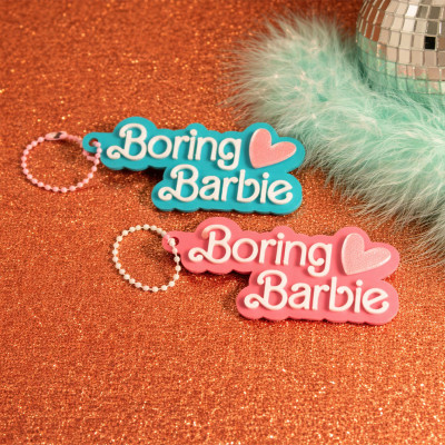 Porte-clés NFC “Boring Barbie” – Édition Connectée