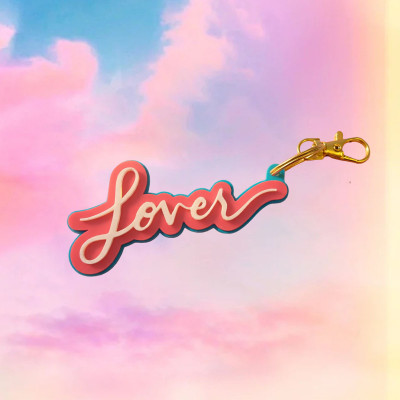 Porte-Clé Logo LOVER – Édition Inspirée | Accessoire Swiftie Pastel